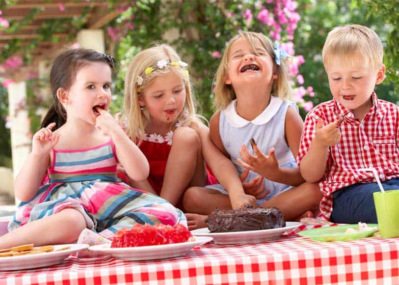 God stemning i bursdag med 10 gode tips til feiring av barnebursdag